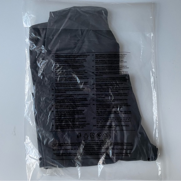 NWT Reebok Shiny High Rise Shorts - Picture 6 of 6